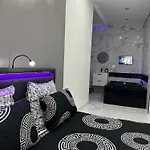 Zen L Amaryllis Jacuzzi Tv Integree Clim Wifi Centre Arrivee Autonome 24h24 3* Béziers