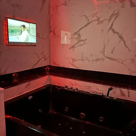 Zen By L Amaryllis Jacuzzi Beziers-centre Arrivee Autonome Guest house Beziers