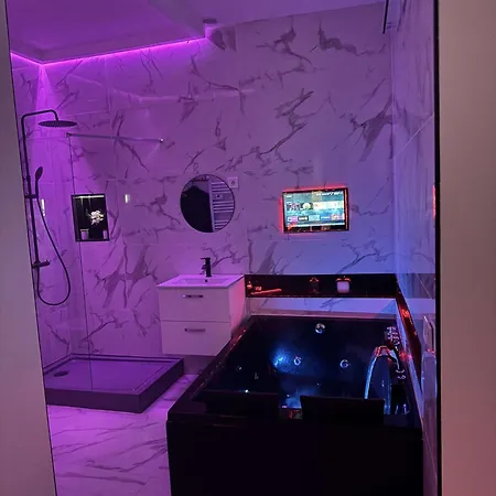 Zen L Amaryllis Jacuzzi Tv Integree Clim Wifi Centre Arrivee Autonome 24h24 Gæstehus 3*