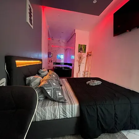 Guest house Suite Zen Jacuzzi Tv Integree Clim Wifi Beziers Centre Arrivee Autonome 24H24