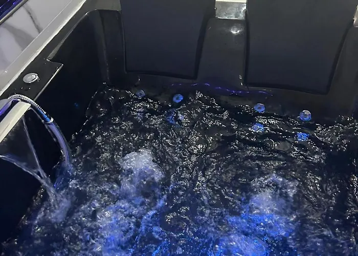 Zen L Amaryllis Jacuzzi Tv Integree Clim Wifi Centre Arrivee Autonome 24h24