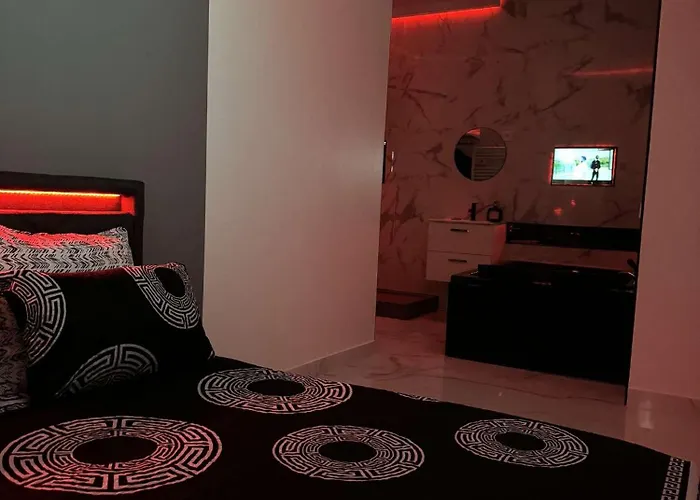 Guest house Zen L Amaryllis Jacuzzi Tv Integree Clim Wifi Centre Arrivee Autonome 24h24