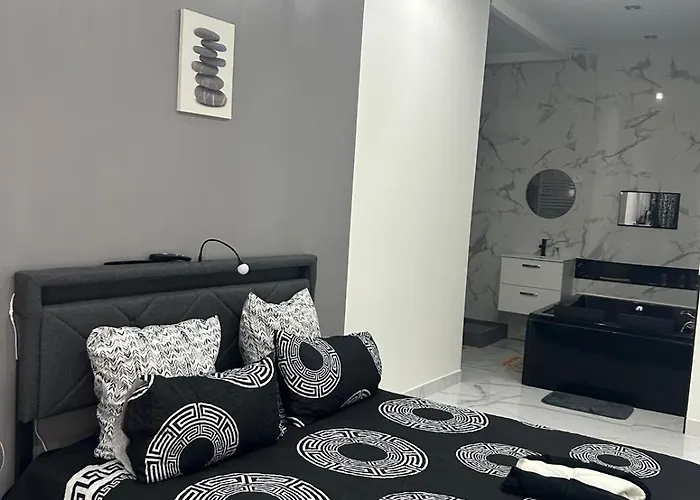 Zen L Amaryllis Jacuzzi Tv Integree Clim Wifi Centre Arrivee Autonome 24h24 Guest house 3*